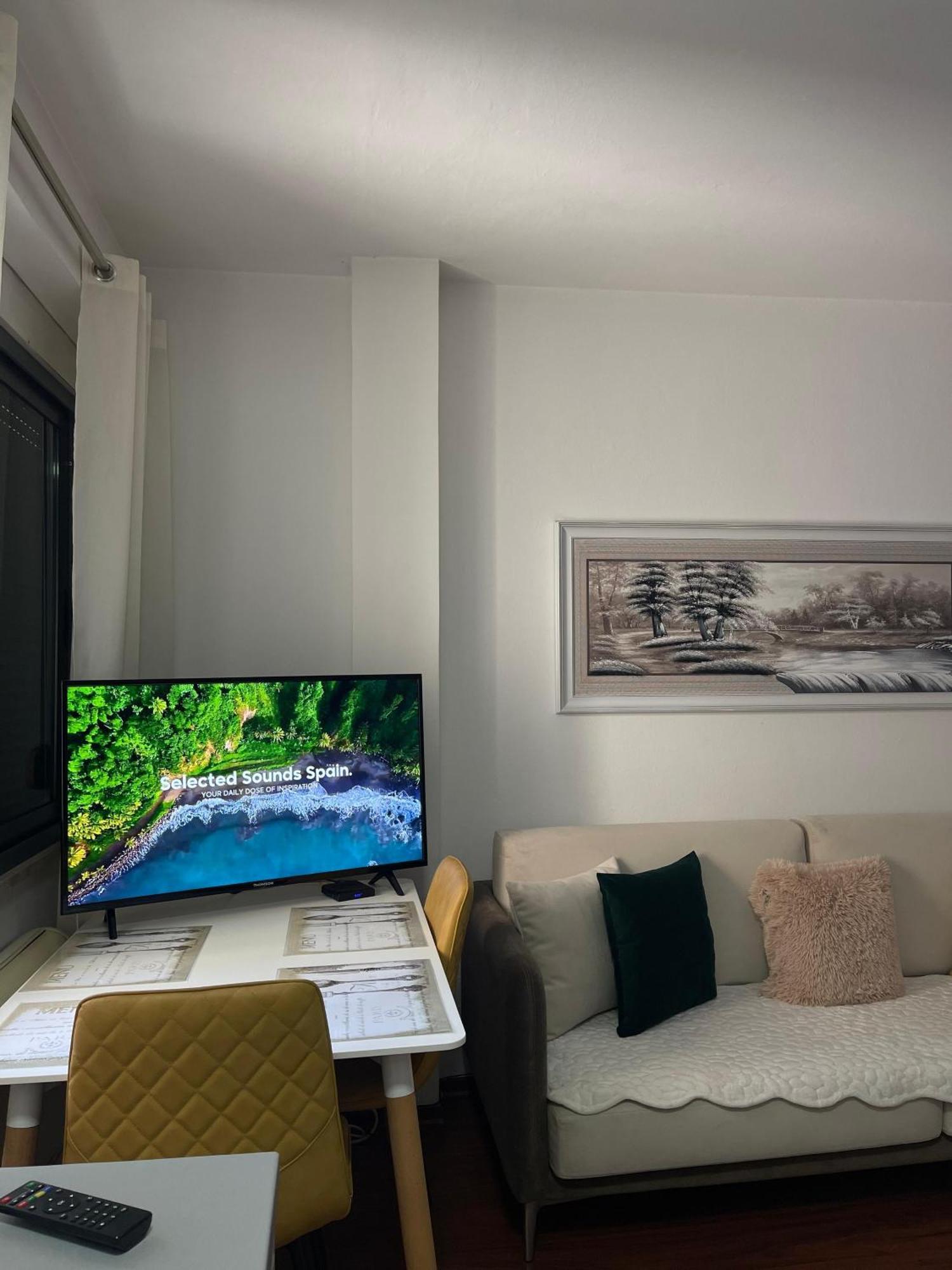 Sky Center Apartment Tirana Extérieur photo